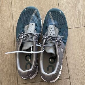 On Running Swiss engineering Women's Teal and Gray Athletic Shoes
